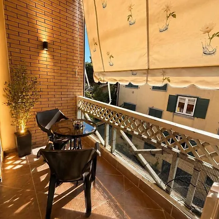 Golem, Poem Rooftop & Bbq Family بيت للعطل